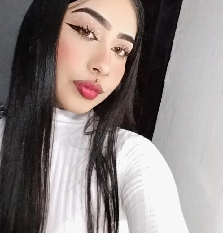 Camila_poison_b's Offline XXX Chat