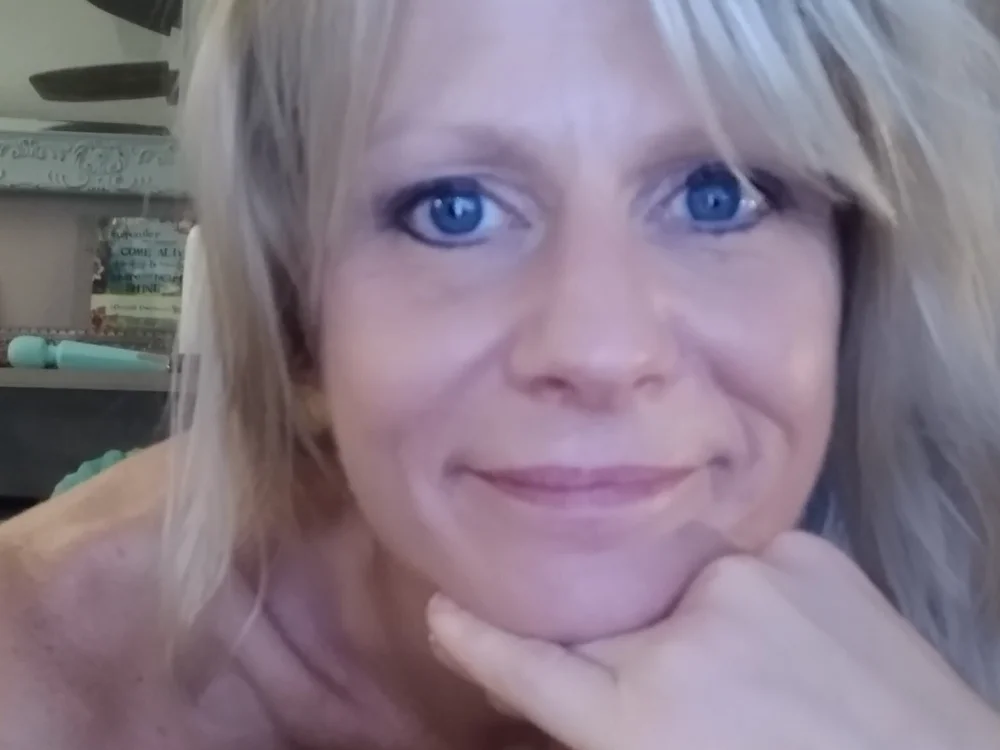 ava_pheonix's Offline XXX Chat