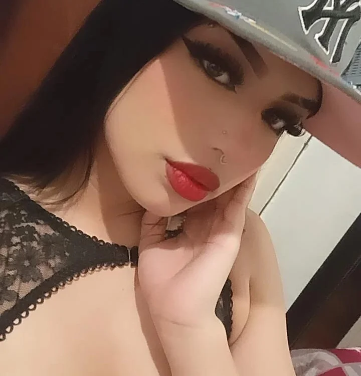 miss_esteasy's Offline Chat Room