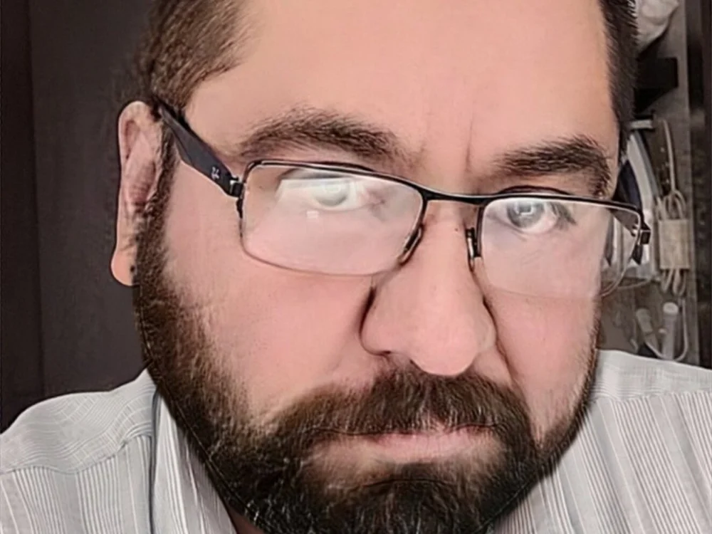 Edgarcsdo45's Offline Chat Room