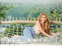 Model surprisecockmia