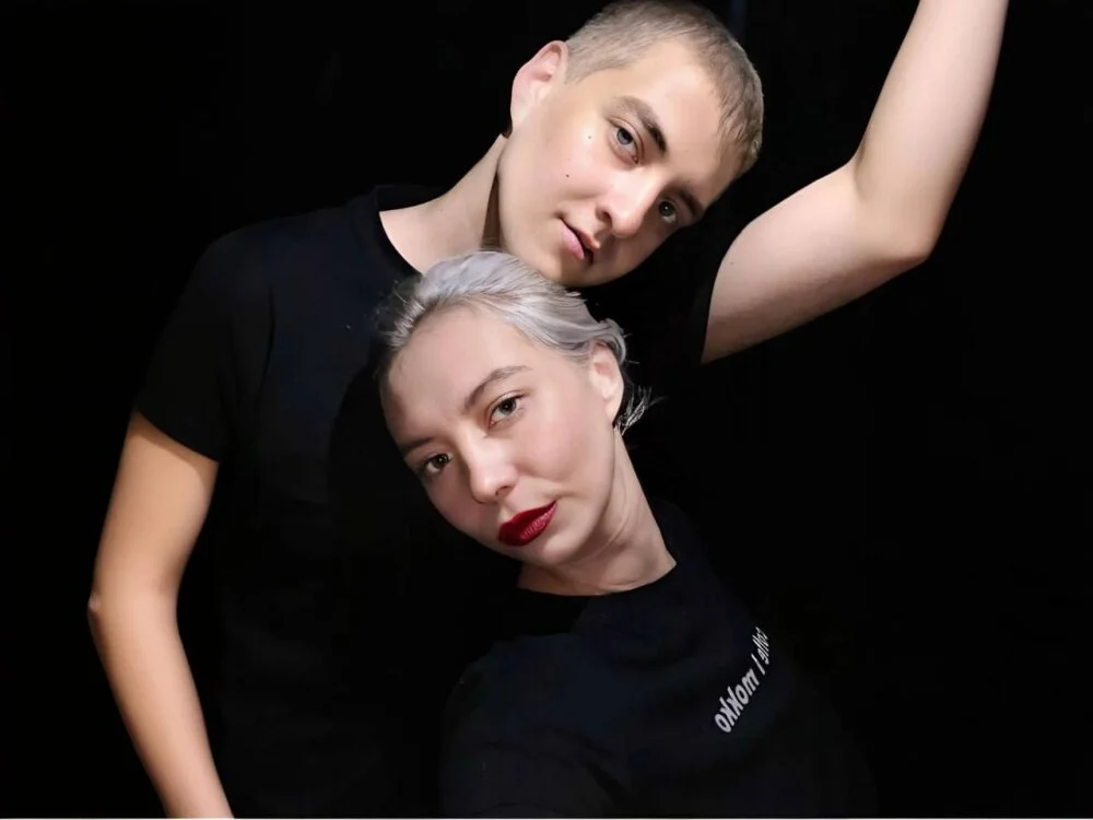 Sex_Vibe_couple's Offline XXX Chat