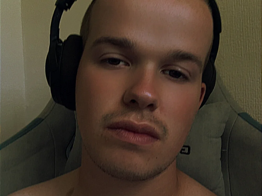 samuel8197's Offline Chat Room
