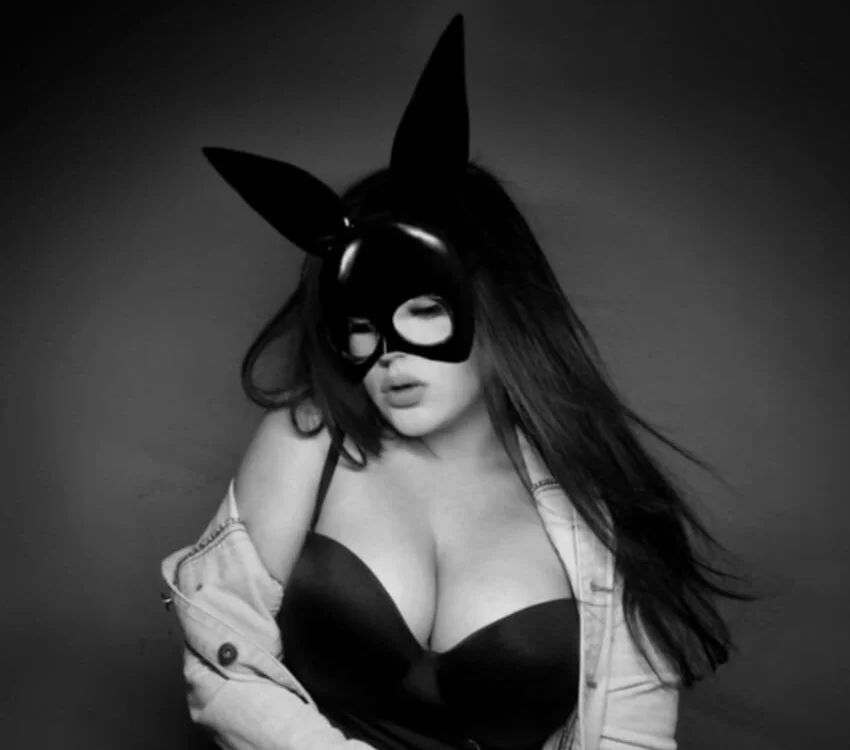 _BootyFrutti_'s Offline Chat Room