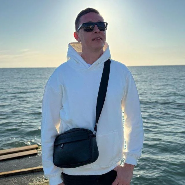 WanderingHunter's Offline Chat Room