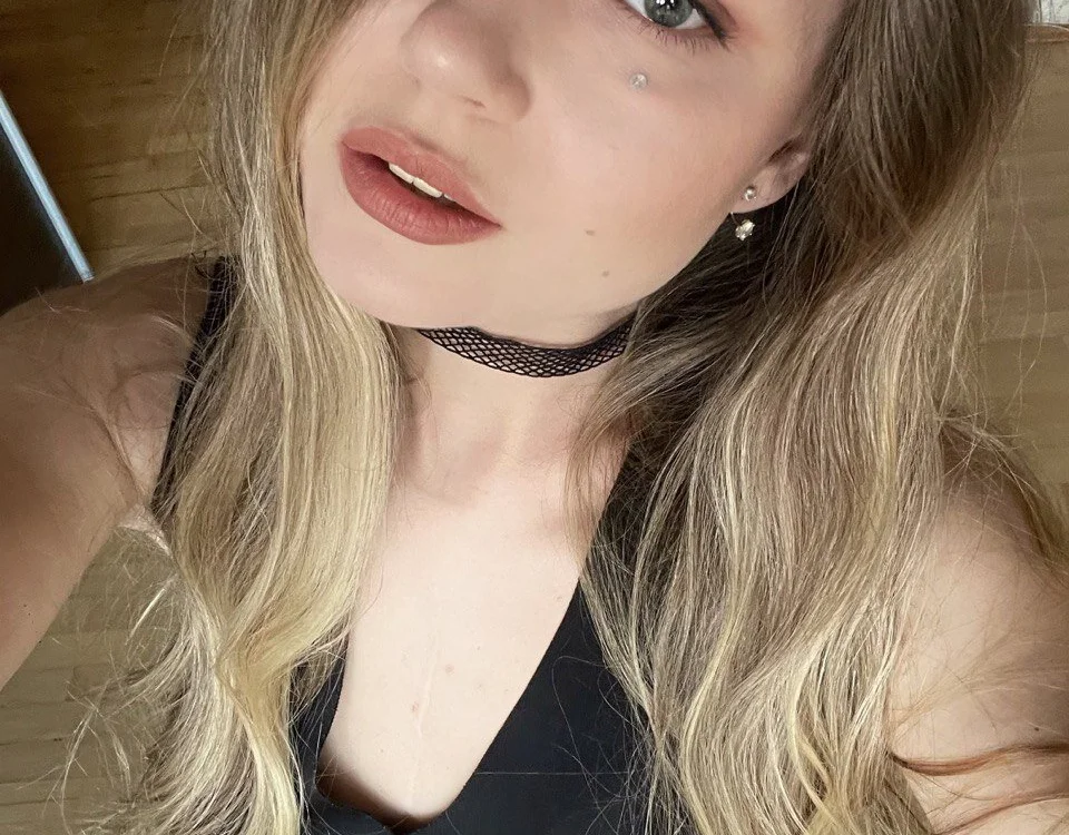miameraii's Offline Chat Room