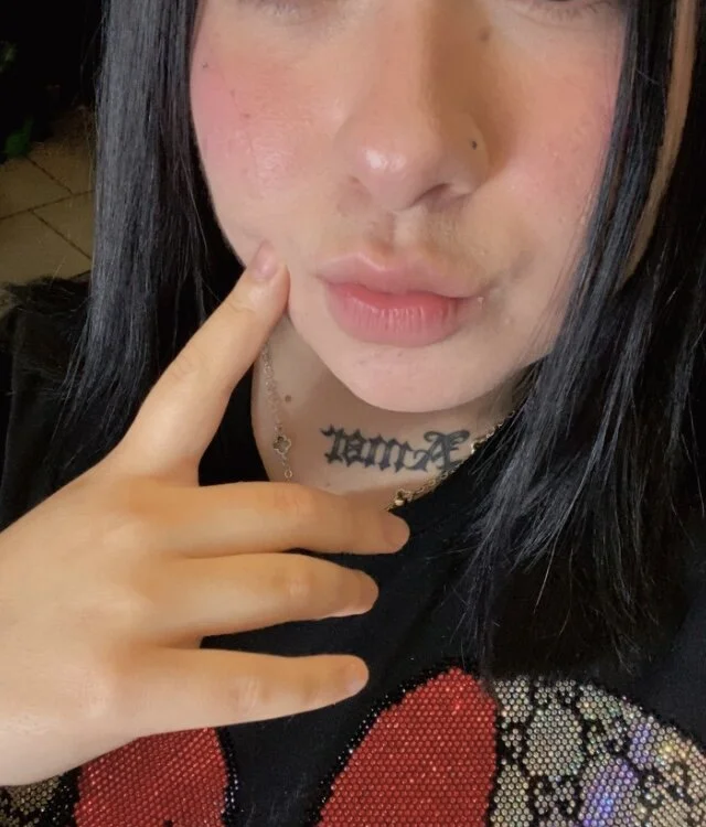 CherryPink22 Offline XXX-chat