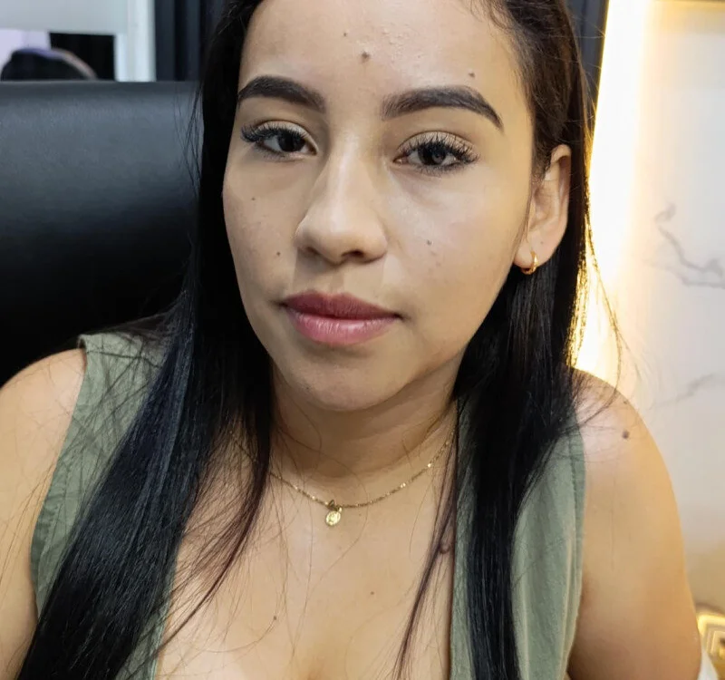 LauraFarell_'s Offline Chat Room