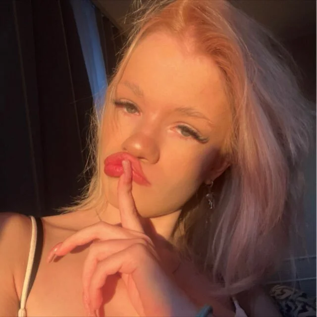 ห้องแชทออฟไลน์ของ NatalieAnderson
