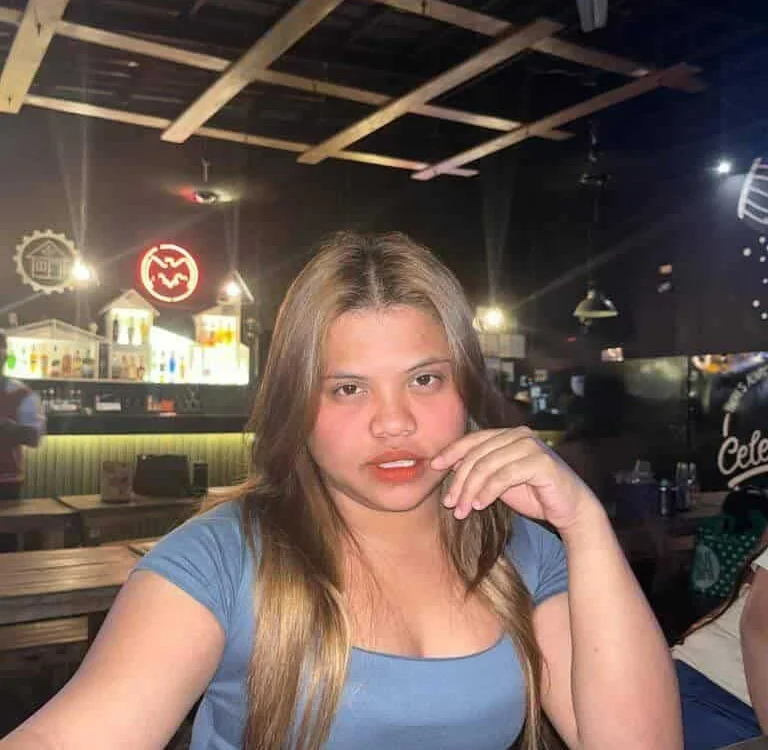 ThesaLonicaXxx Obrolan XXX Offline