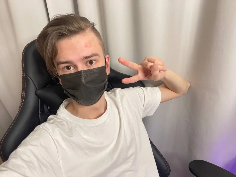 Kyle_stein Offline XXX-Chat