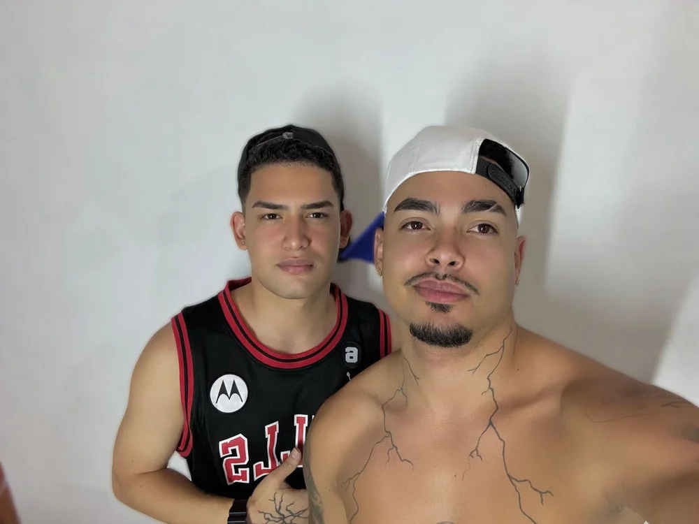 Carlos_and_Alex offline chatrum