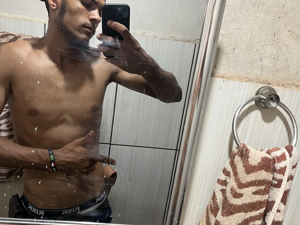 magnatahot Adlı Modelin Çevrimdışı XXX Sohbeti