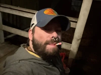 MarlboroSmokinMan profile