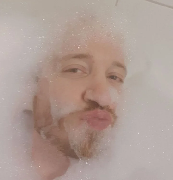 Mr_Stronglove69 offline chatrum
