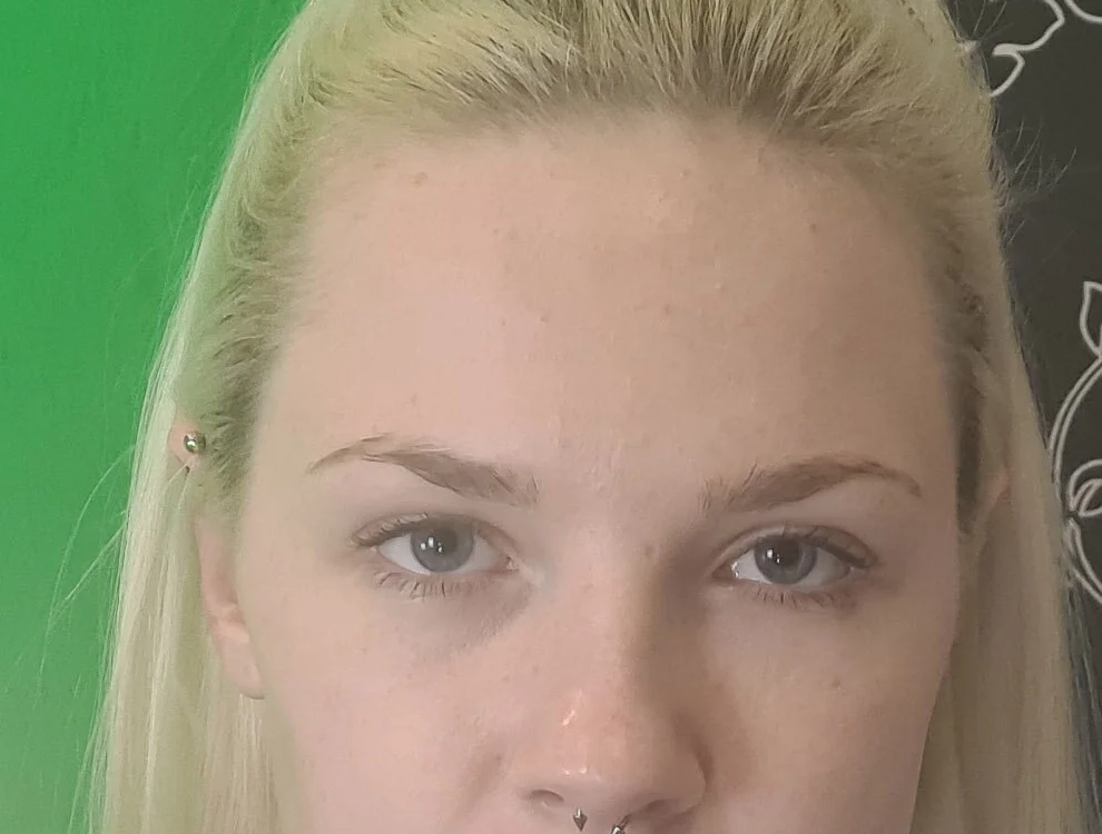 superb_dolls' Offline Chat Room
