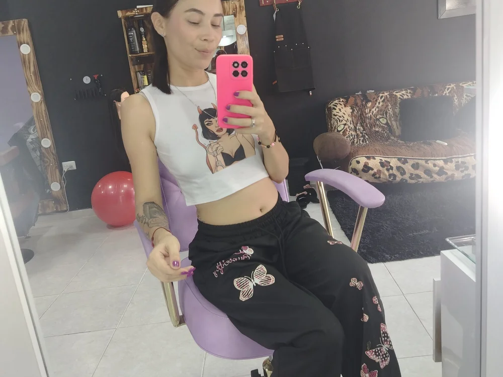Anastasia21 Offline XXX Chat