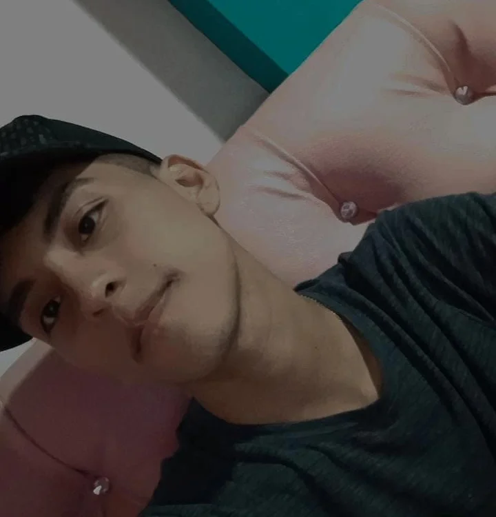 צ'אט XXX לא מקוון של Julian_Carusso