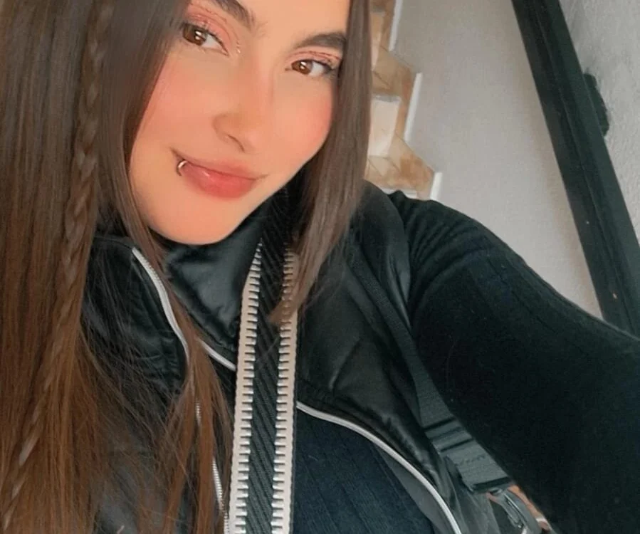 Scarlet_Aura's Offline XXX Chat
