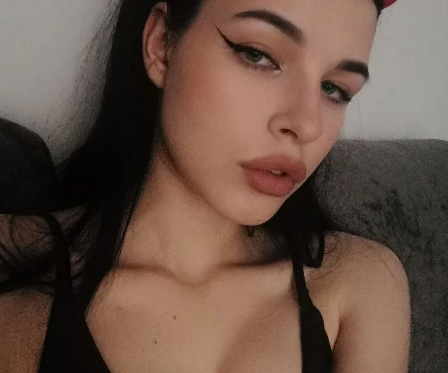 UdeleBenskin's Offline XXX Chat