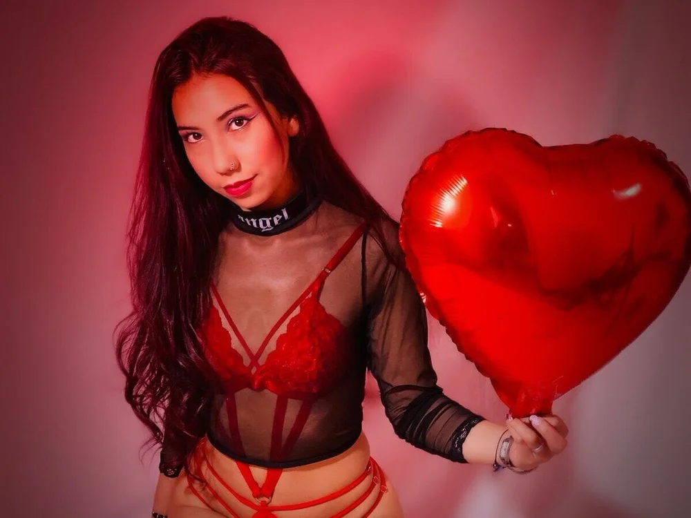 Alessia_Clarky cam model