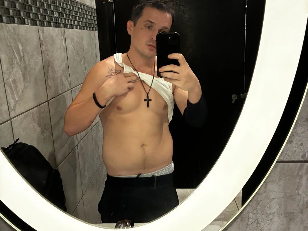 XninoXlokoX9977's Offline XXX Chat