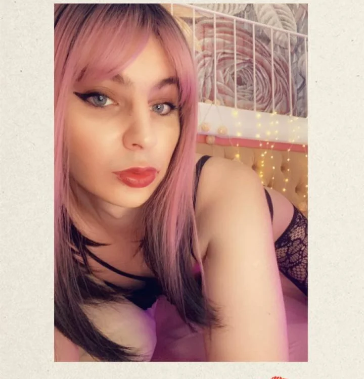 CharlizeTranny Offline XXX-Chat