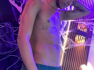 Damian_and_theo profile