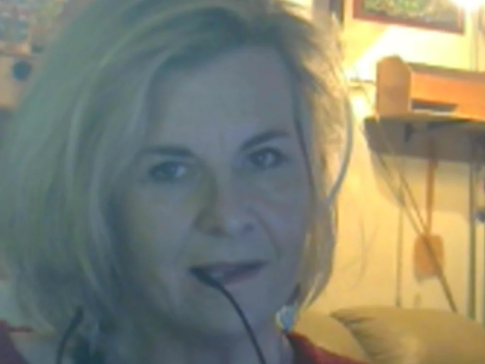 HuneeBuneeLuvin's Offline Chat Room