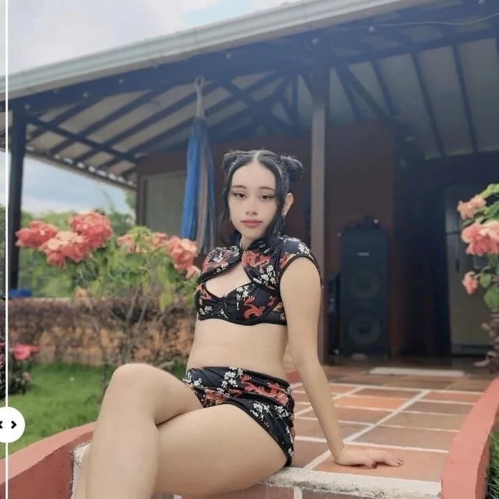 Offline XXX chat L0lita_Emi12