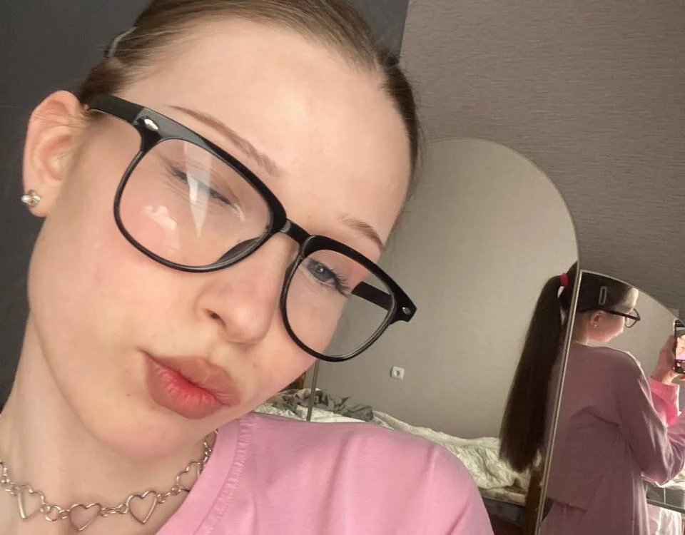 CherrylHolme Chat XXX Ngoại tuyến