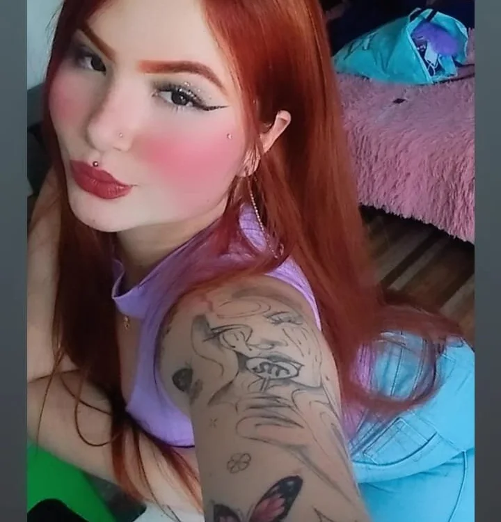 Selenaa_Fox's Offline Chat Room