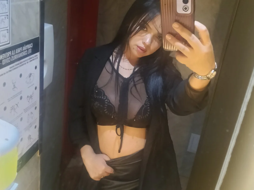 Dione_ Adlı Modelin Çevrimdışı XXX Sohbeti
