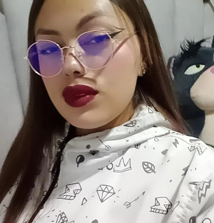 LAINEY_TAY cover photo