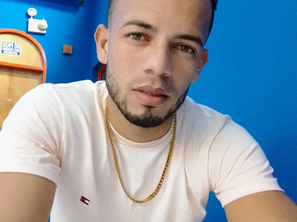 bab_boy_hot's Offline Chat Room