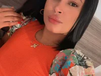 Cubanita99's Offline Chat Room