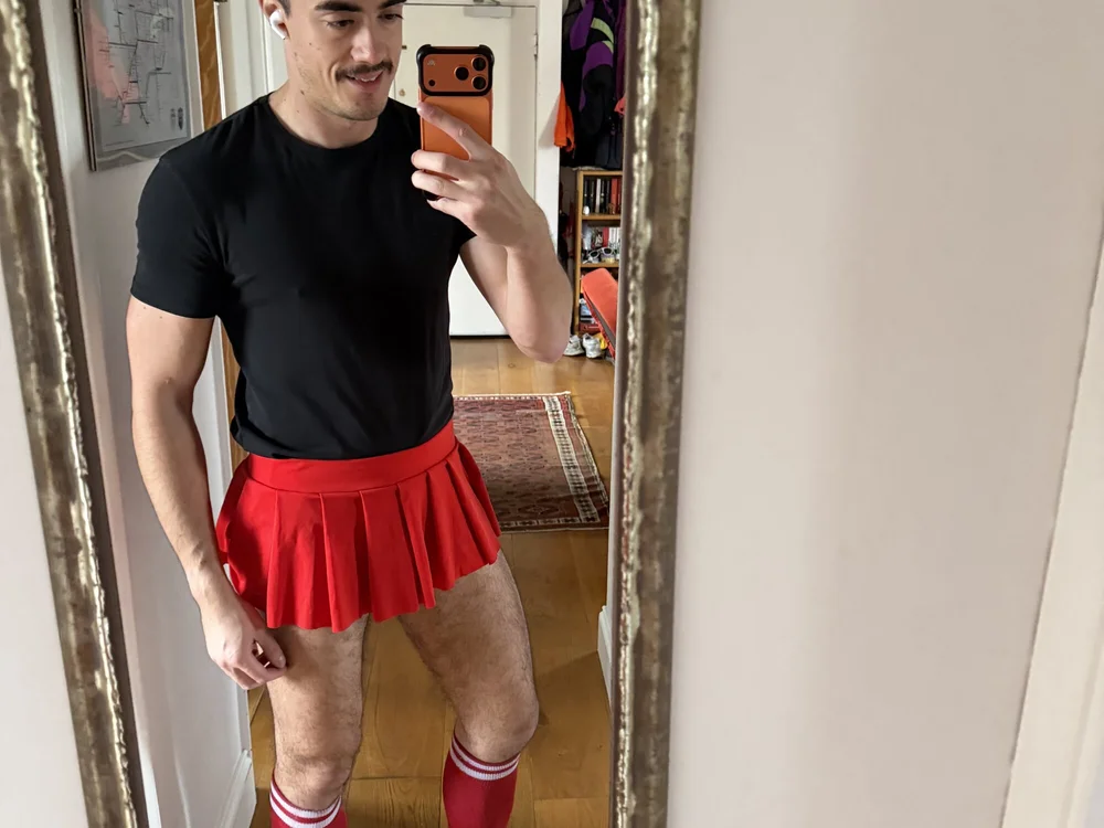 TwoCappedBoys' Offline XXX Chat