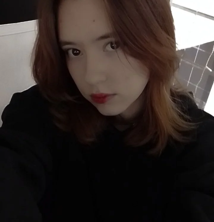 LUNA_KLEIN's Offline Chat Room