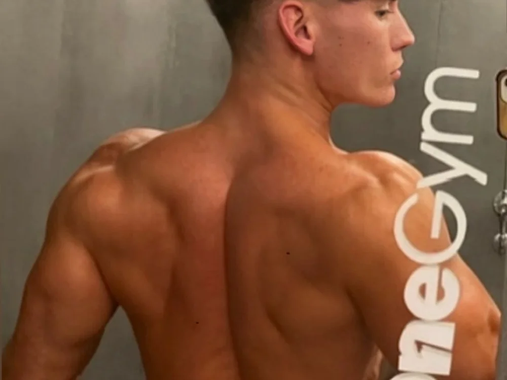 Hornyyoungstud123 Chat XXX offline