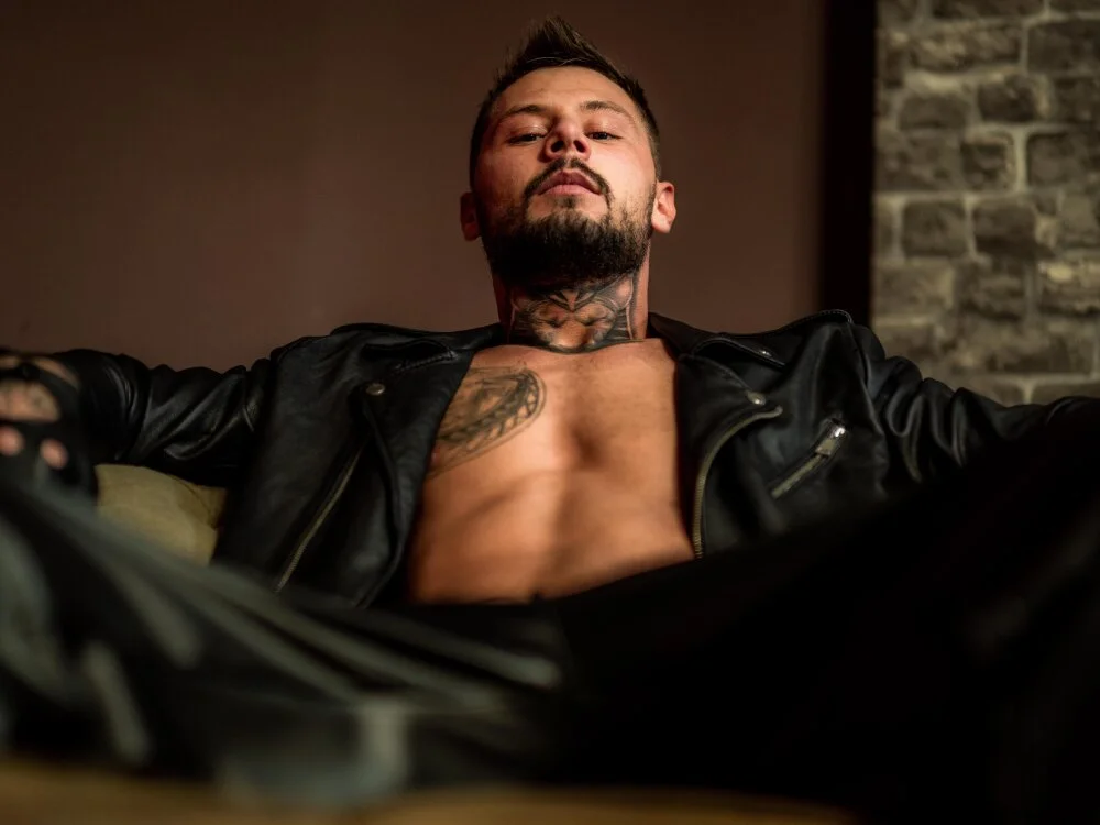 BrianHunts: офлайн-секс-чат