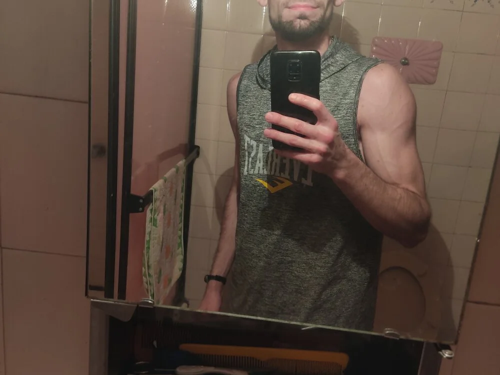 ElFlaquito14 Offline XXX Chat