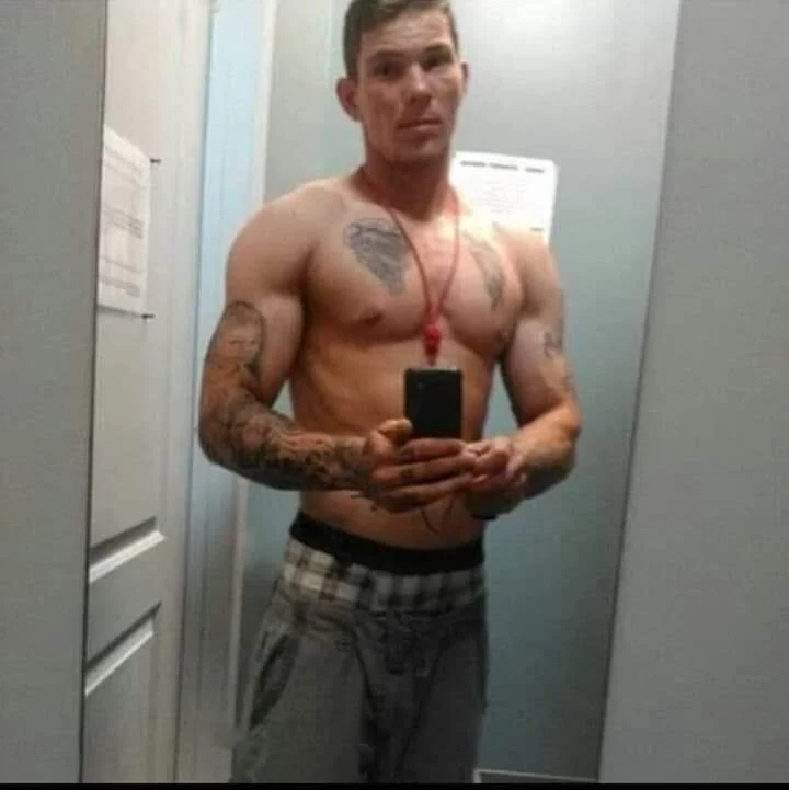 Sleepy1817n Offline XXX chat