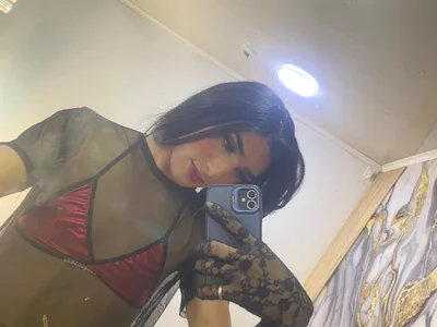 megan_noir_