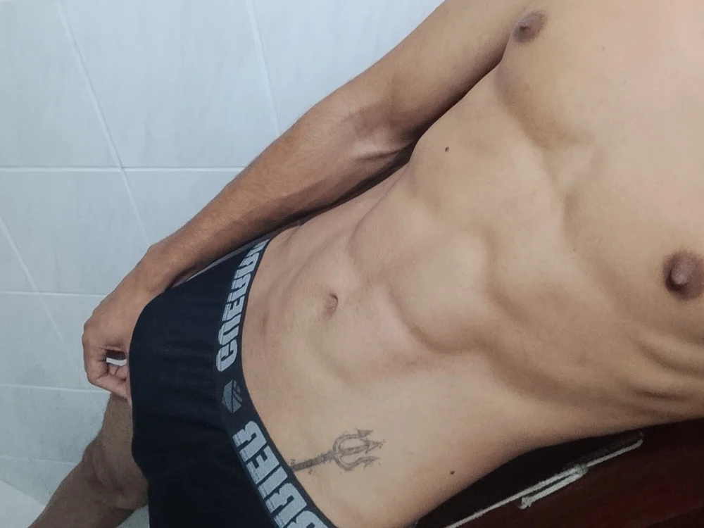 Alexandre20cmpreto's Offline XXX Chat