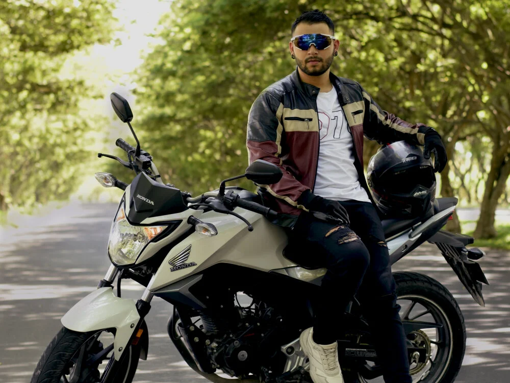 Jacob_Cruz_ Offline XXX-Chat