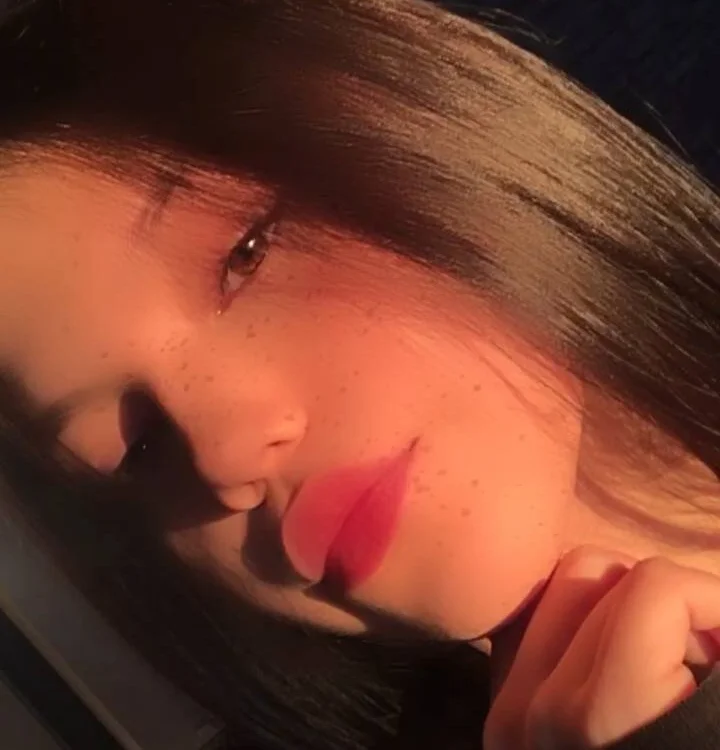 Kira_flowers' Offline XXX Chat