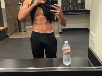 papichulo102099 profile