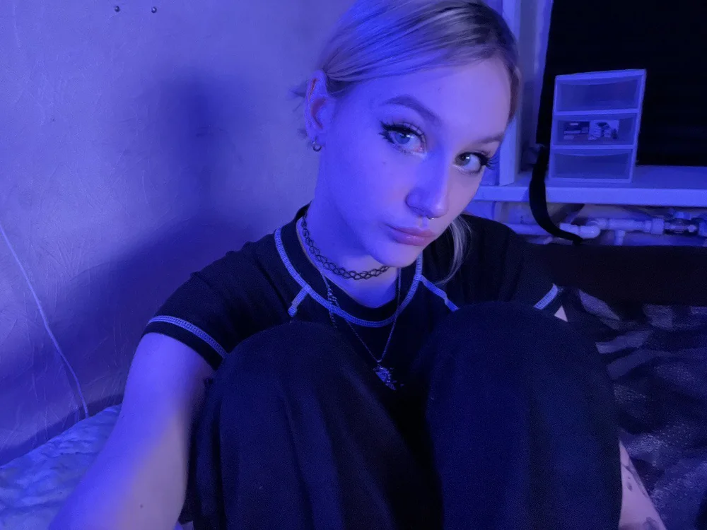 Nicole_Wildfire offline chatrum