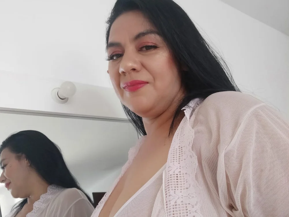 Naomy_Sweet's Offline XXX Chat