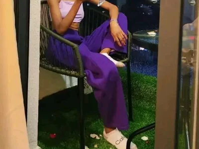 petite_slay webcam preview